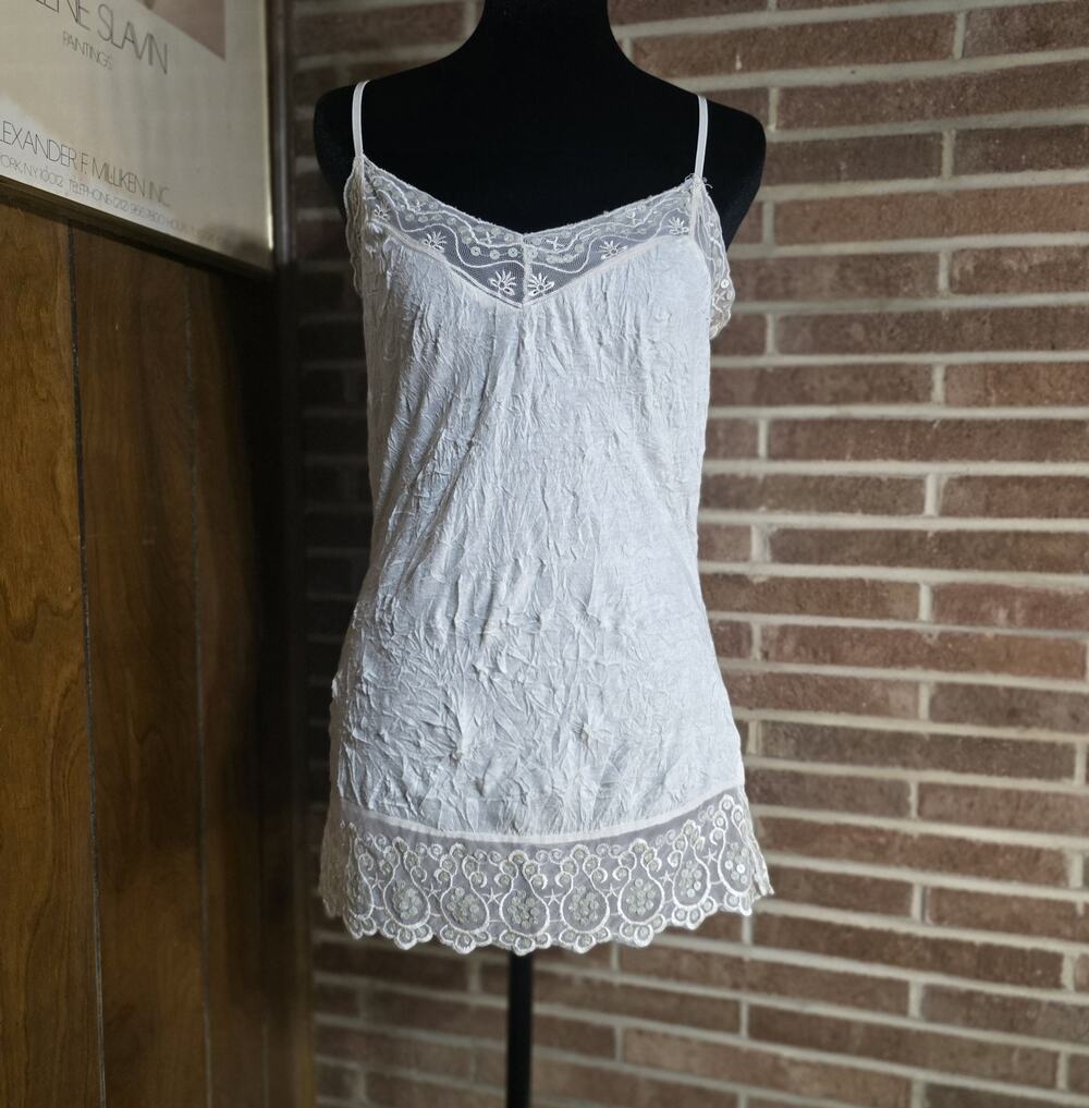 Weavers Girl Cream Lace Floral Camisole With A Sequin Design